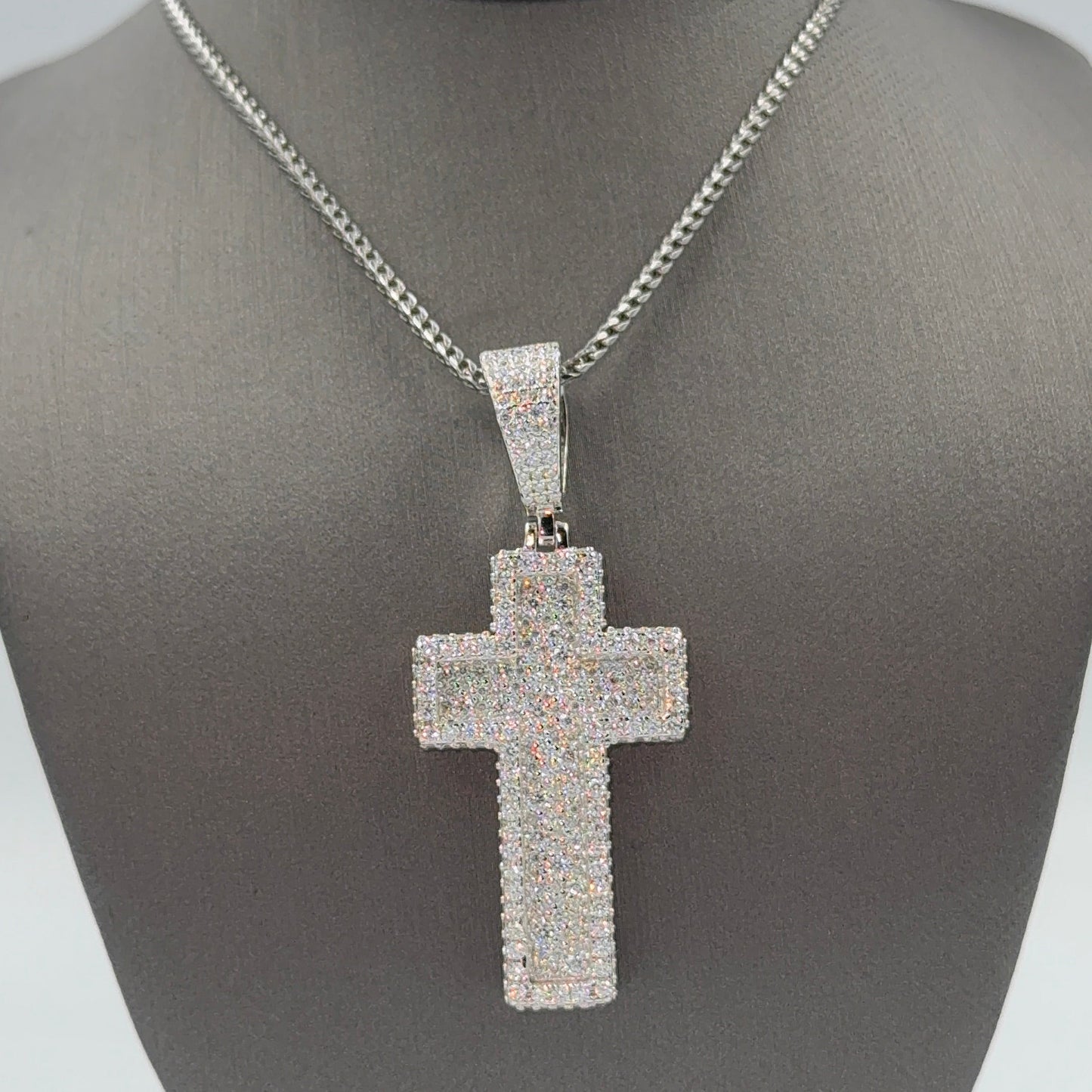 925 Buble Cross Moissanite