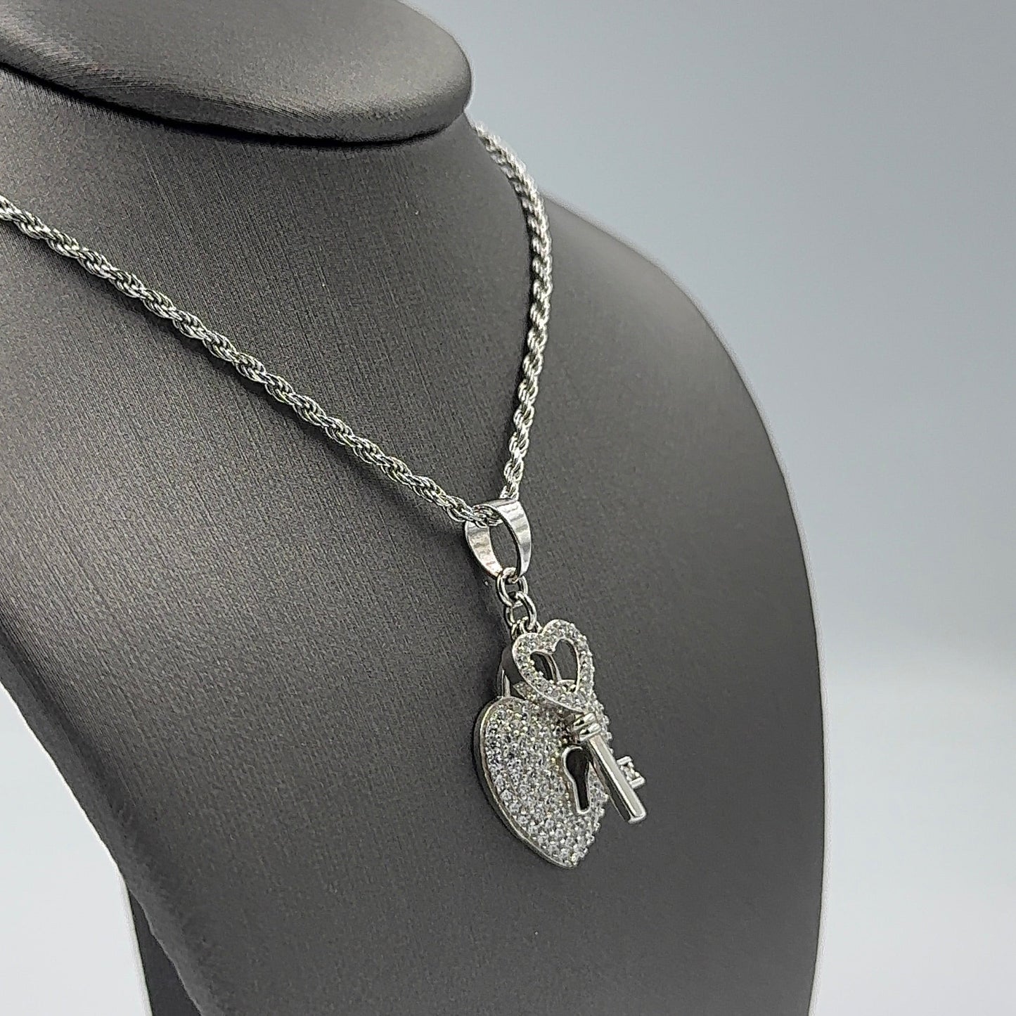 925 SILVER SET HEART AND KEY